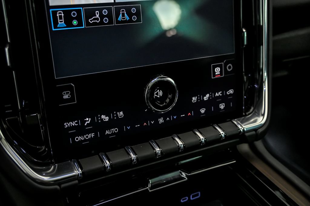 New 2026 GMC Yukon Denali w/ Denali Reserve Package AWD/4WD image 18