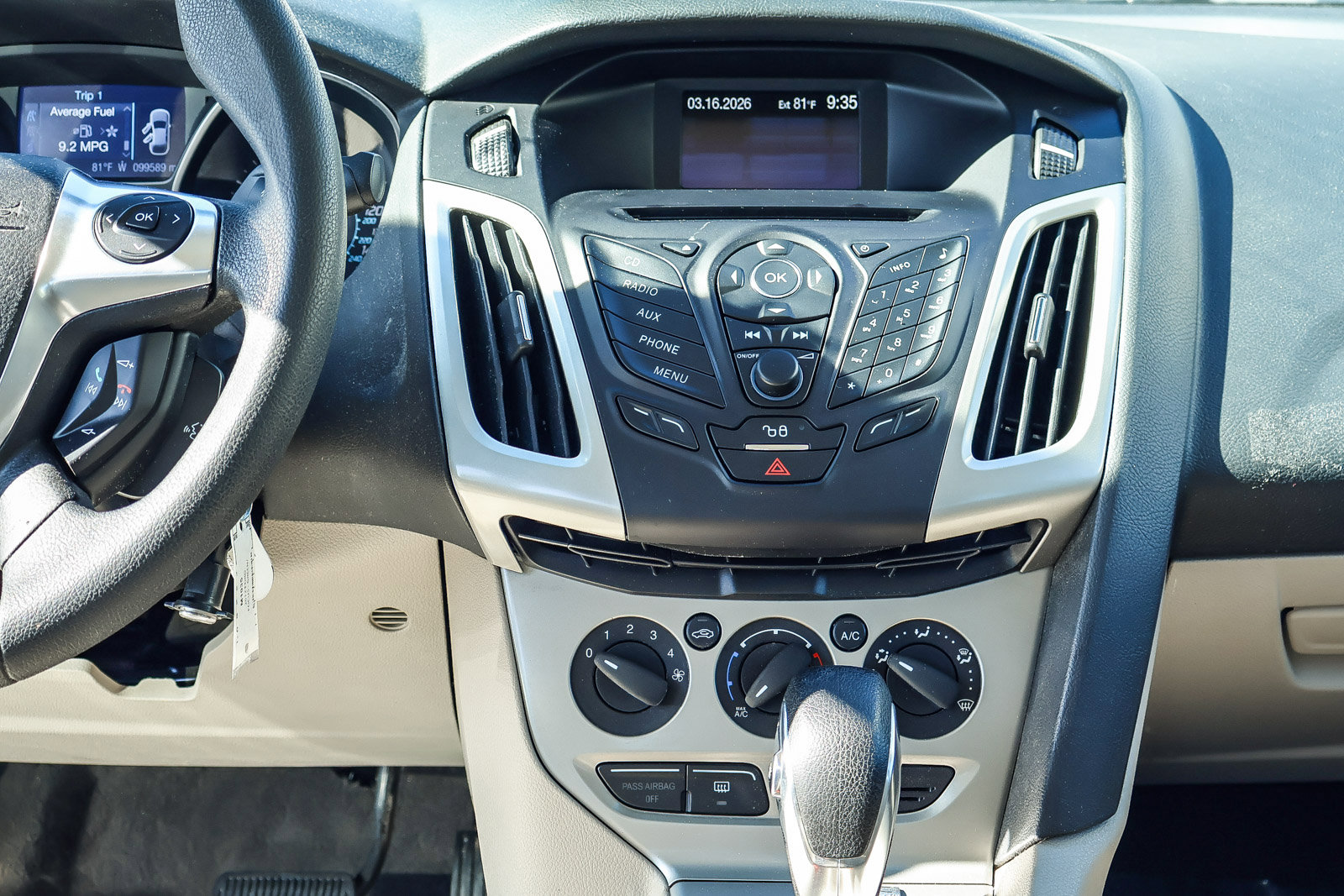 Used 2012 Ford Focus SE image 6