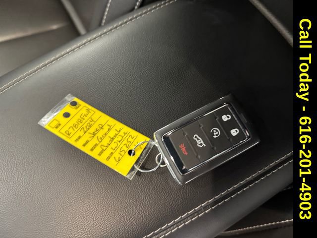 Used 2024 Jeep Grand Cherokee L Limited w/ Black Appearance Package image 26