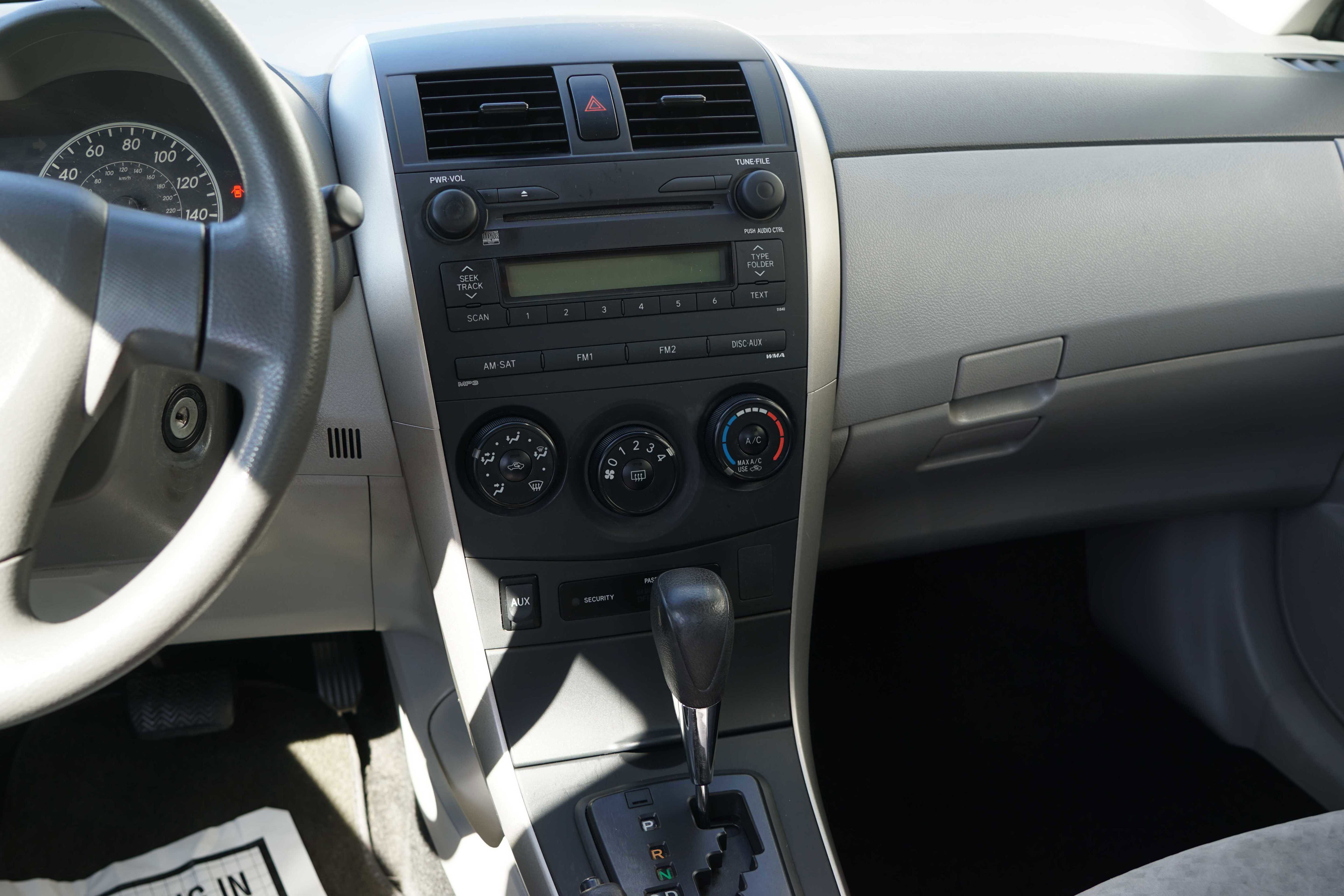 Used 2009 Toyota Corolla SEDAN 4D image 34