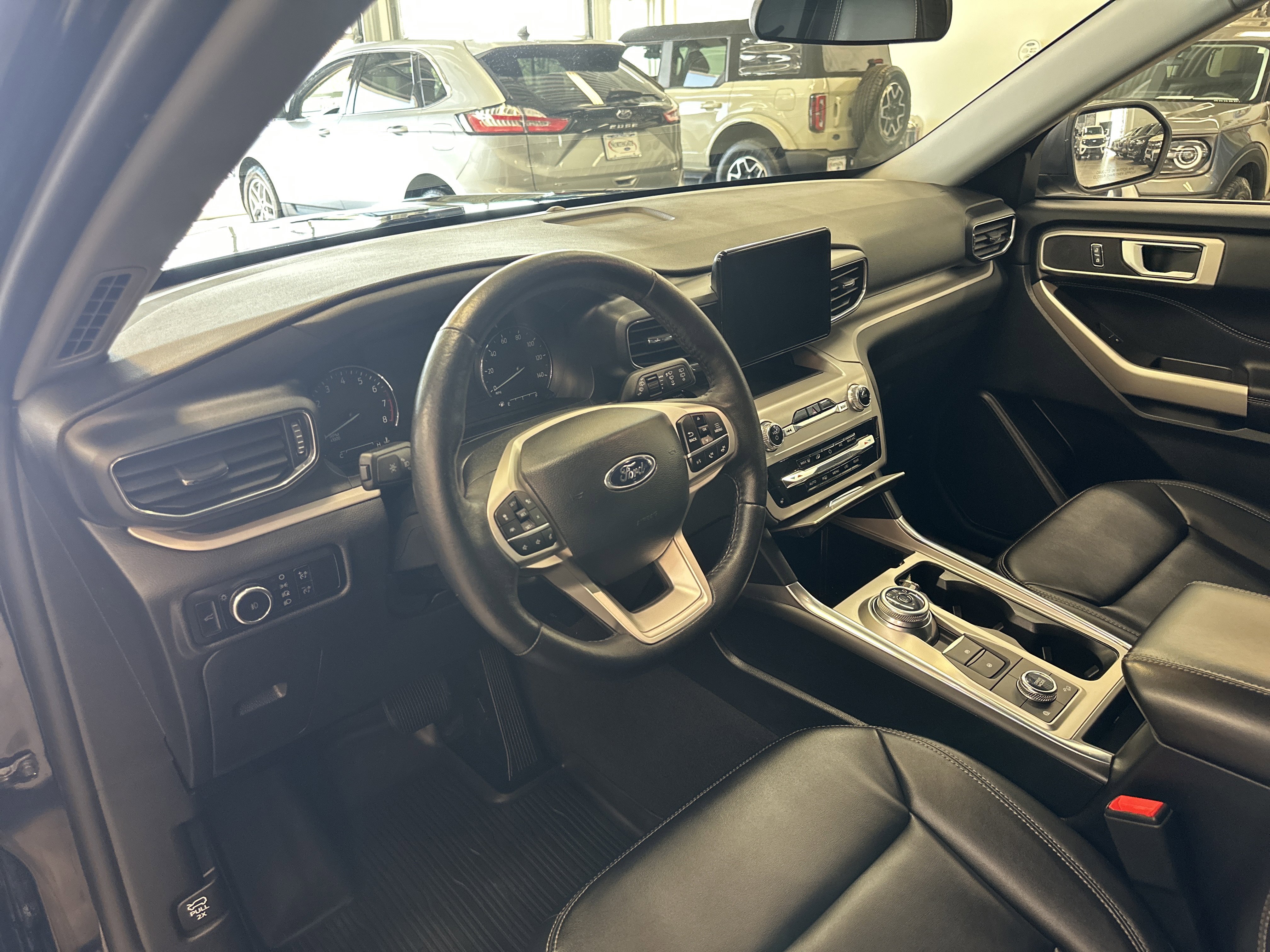 Used 2023 Ford Explorer XLT w/ Equipment Group 202A image 26