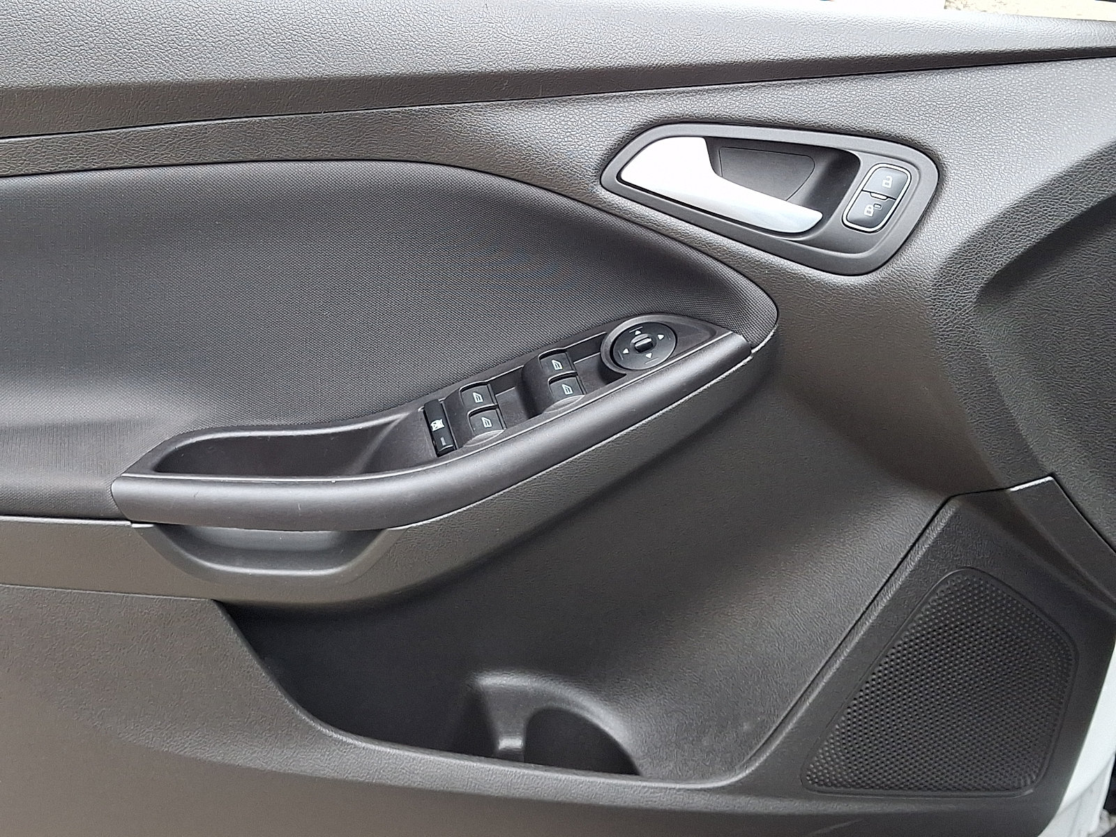 Used 2016 Ford Focus SE FWD image 13