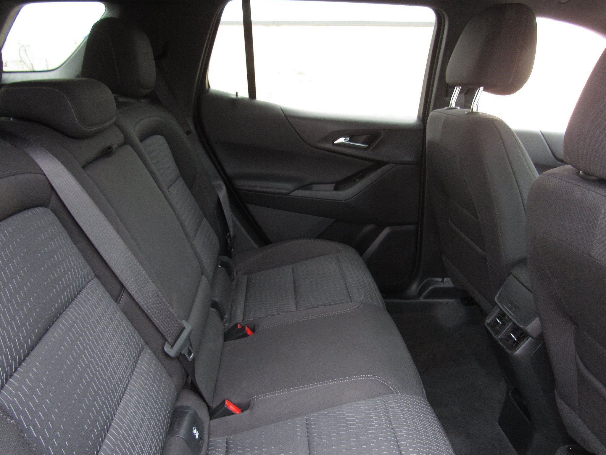 Used 2025 Chevrolet Equinox LT AWD/4WD image 11