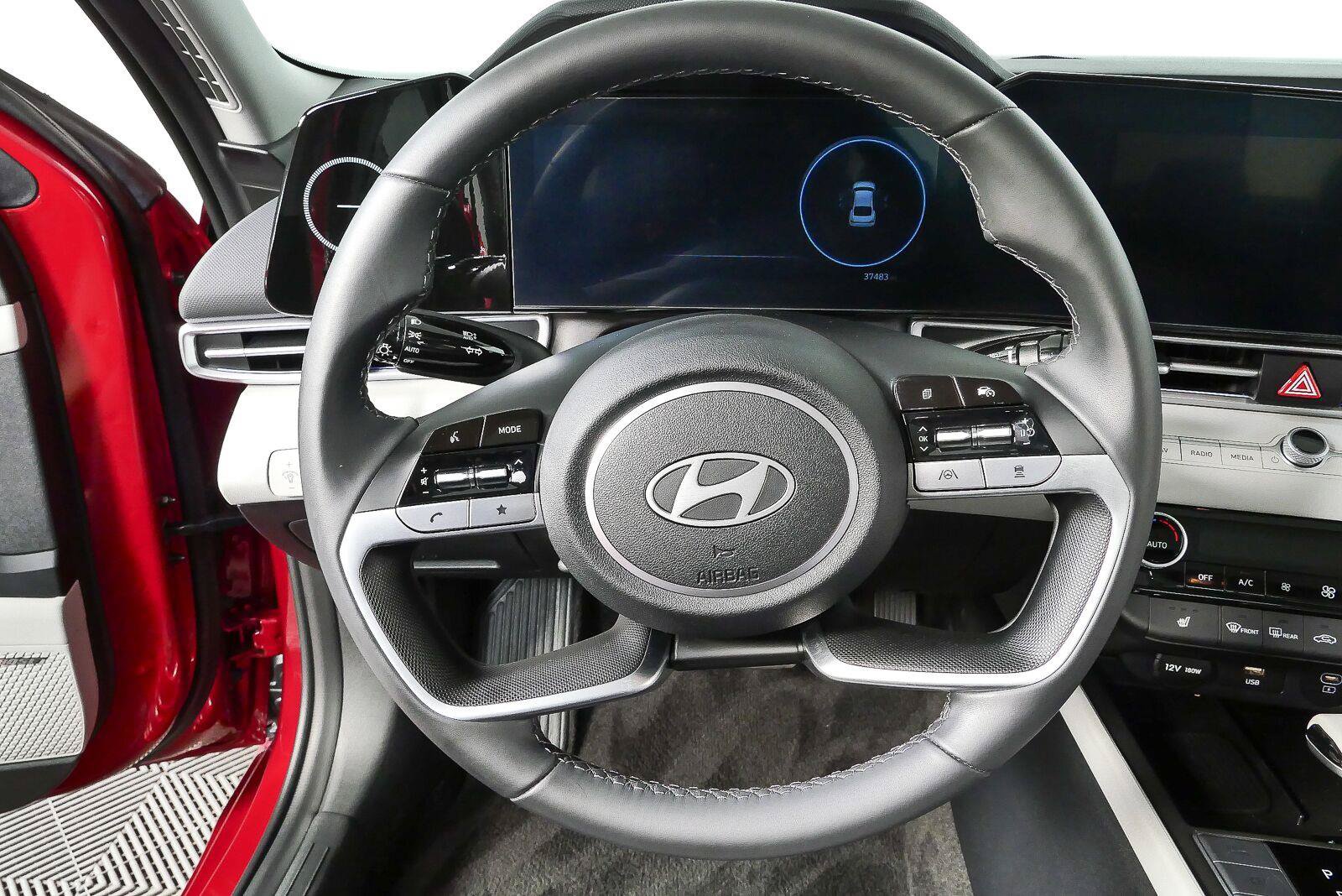 Used 2024 Hyundai Elantra Limited FWD image 10