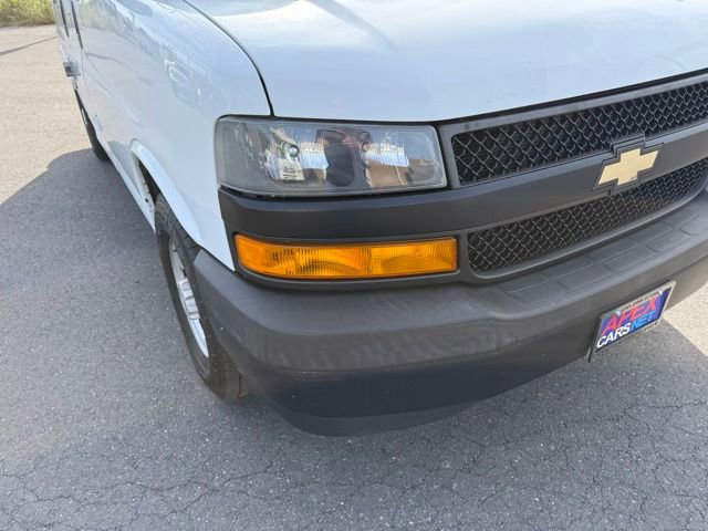 Used 2018 Chevrolet Express 2500 w/ Driver Convenience Package image 9