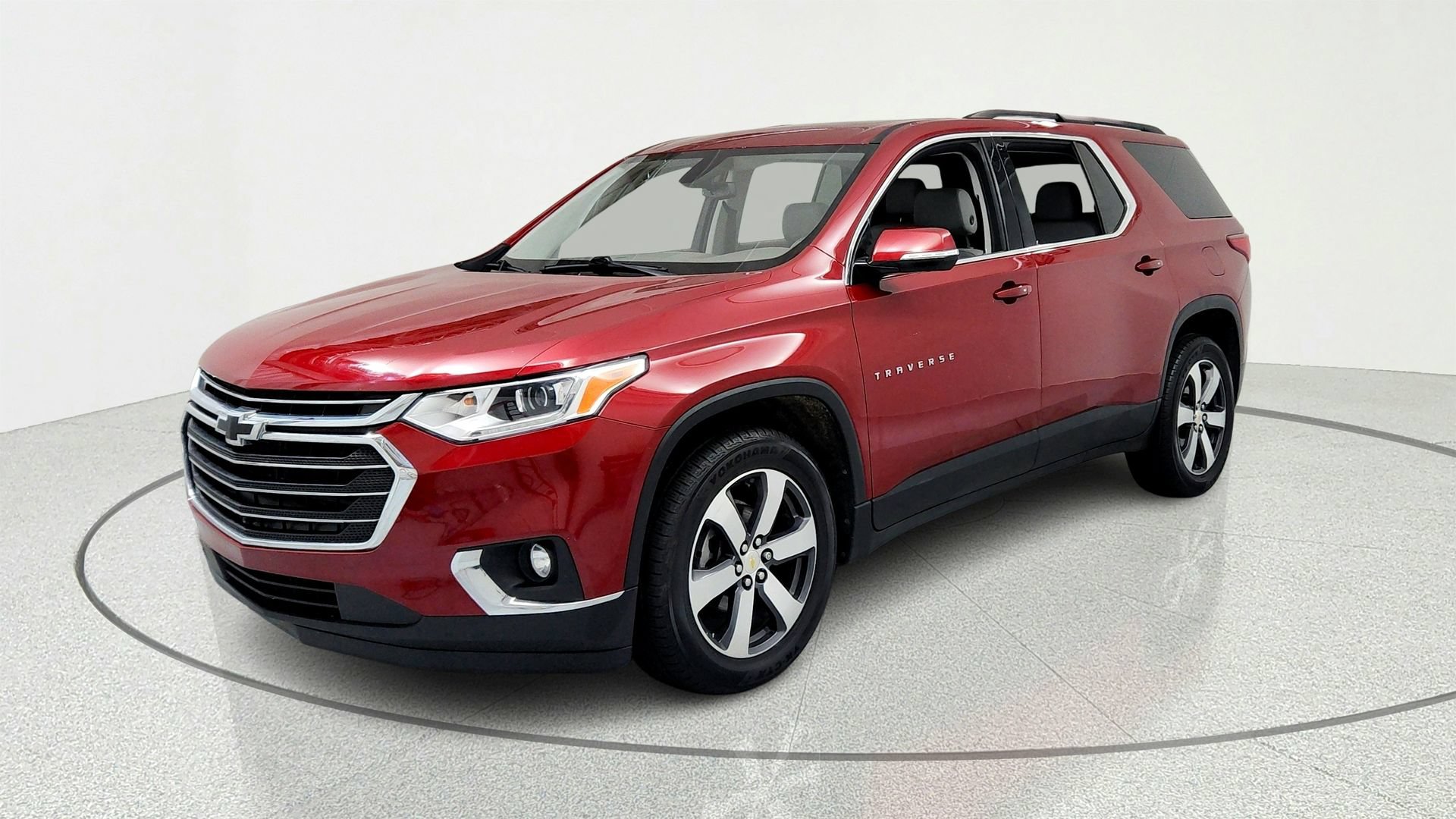 Used 2019 Chevrolet Traverse LT w/ LT Premium Package FWD image 1