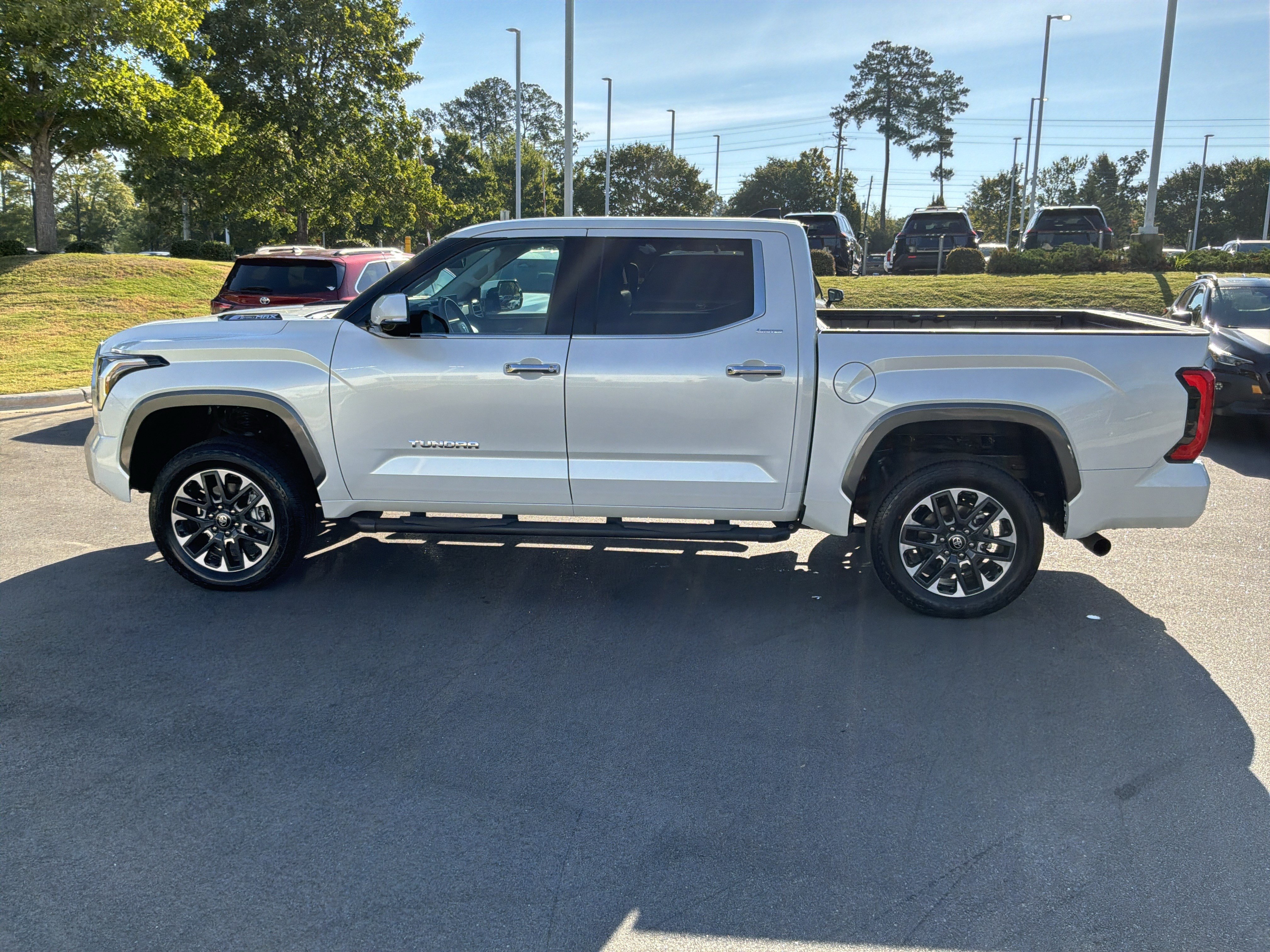 Used 2023 Toyota Tundra Limited w/ Power Package AWD/4WD image 7
