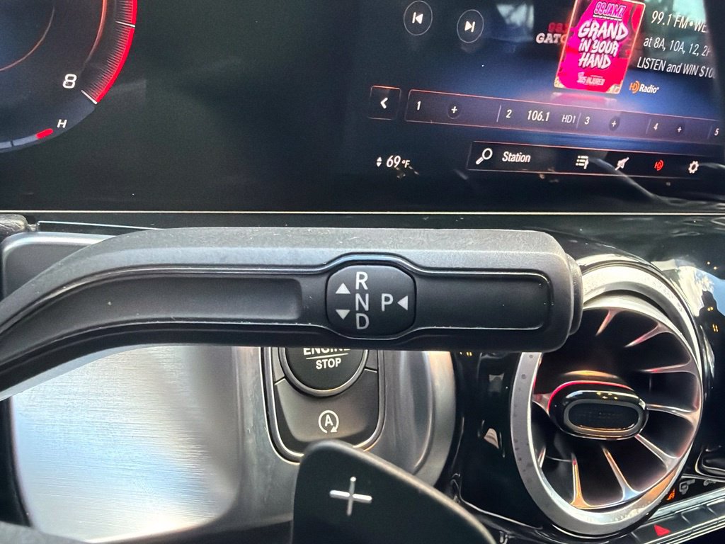 Used 2022 Mercedes-Benz GLB 250 4MATIC image 8