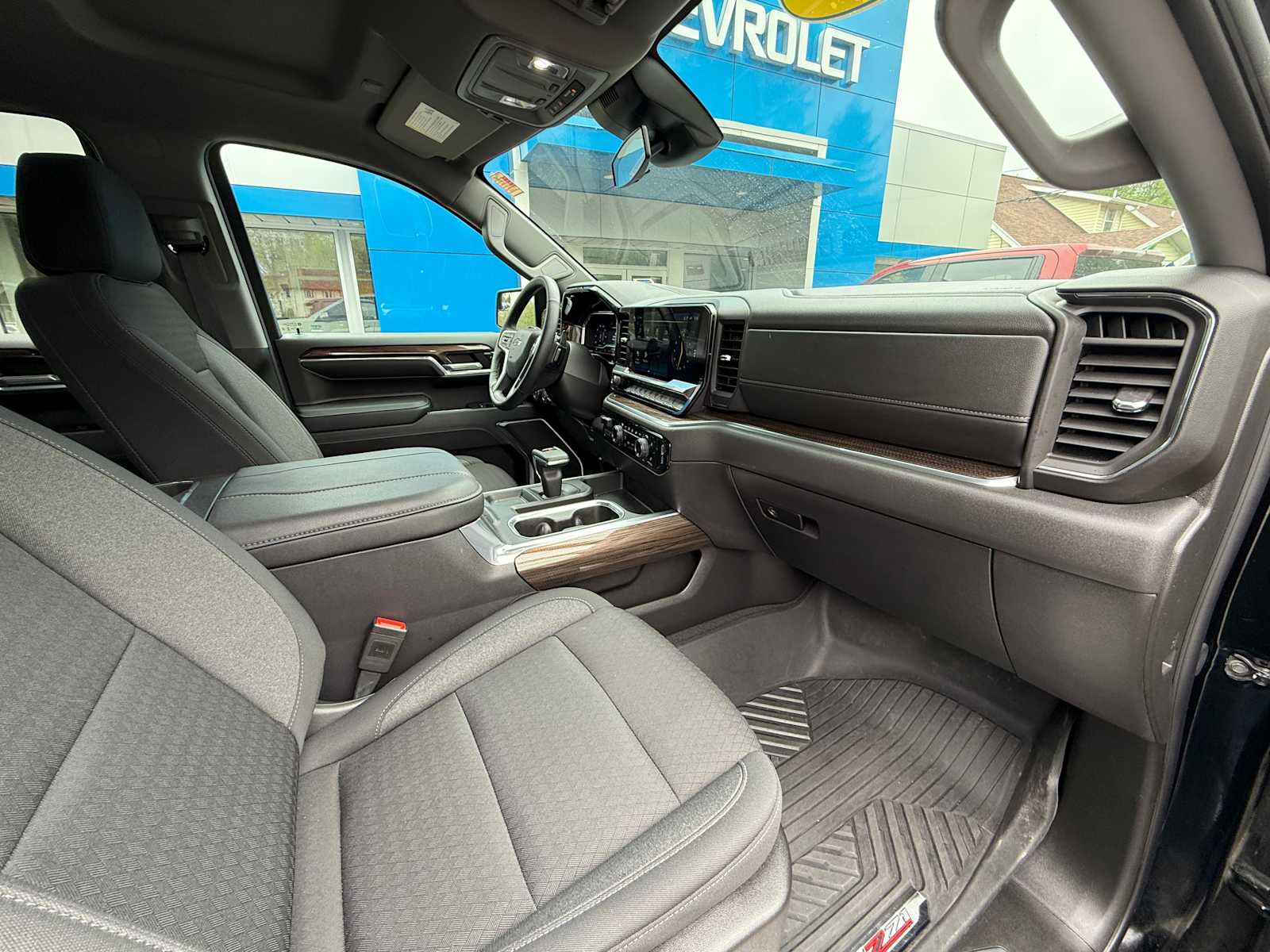 Used 2024 Chevrolet Silverado 1500 LT Trail Boss image 41