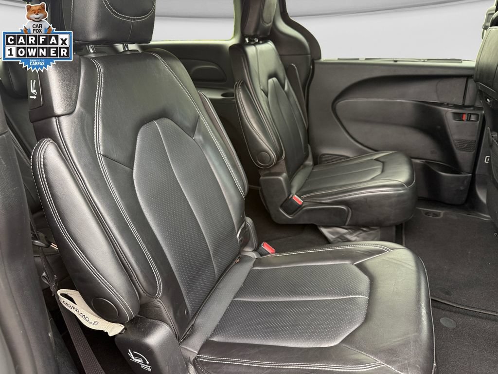 Certified 2025 Chrysler Pacifica Select FWD image 13