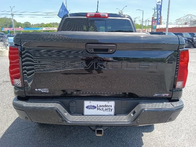 Used 2025 Chevrolet Colorado ZR2 w/ Technology Package AWD/4WD image 4
