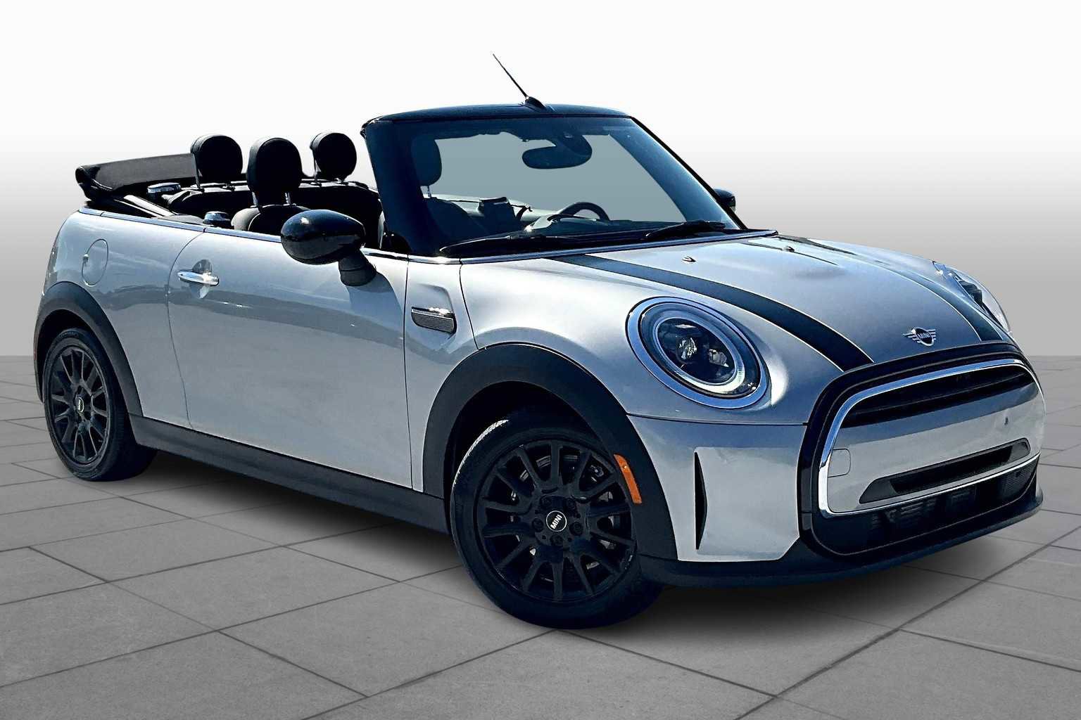 Used 2023 MINI Cooper Cooper image 3