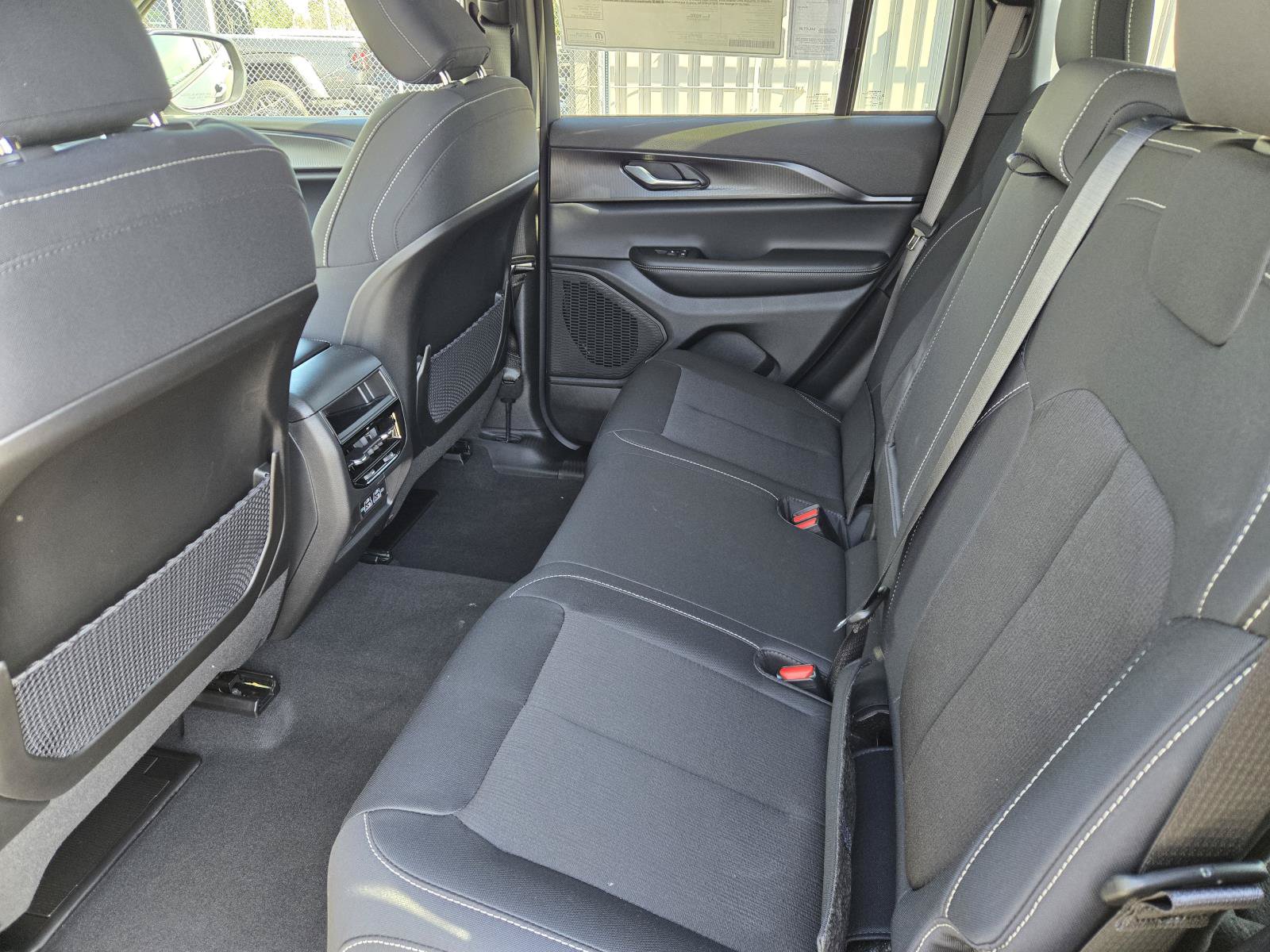 New 2026 Jeep Grand Cherokee Laredo X RWD image 25