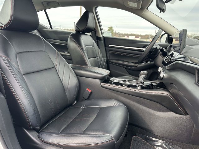 Used 2023 Nissan Altima 2.5 SR w/ SR Premium Package AWD/4WD image 12