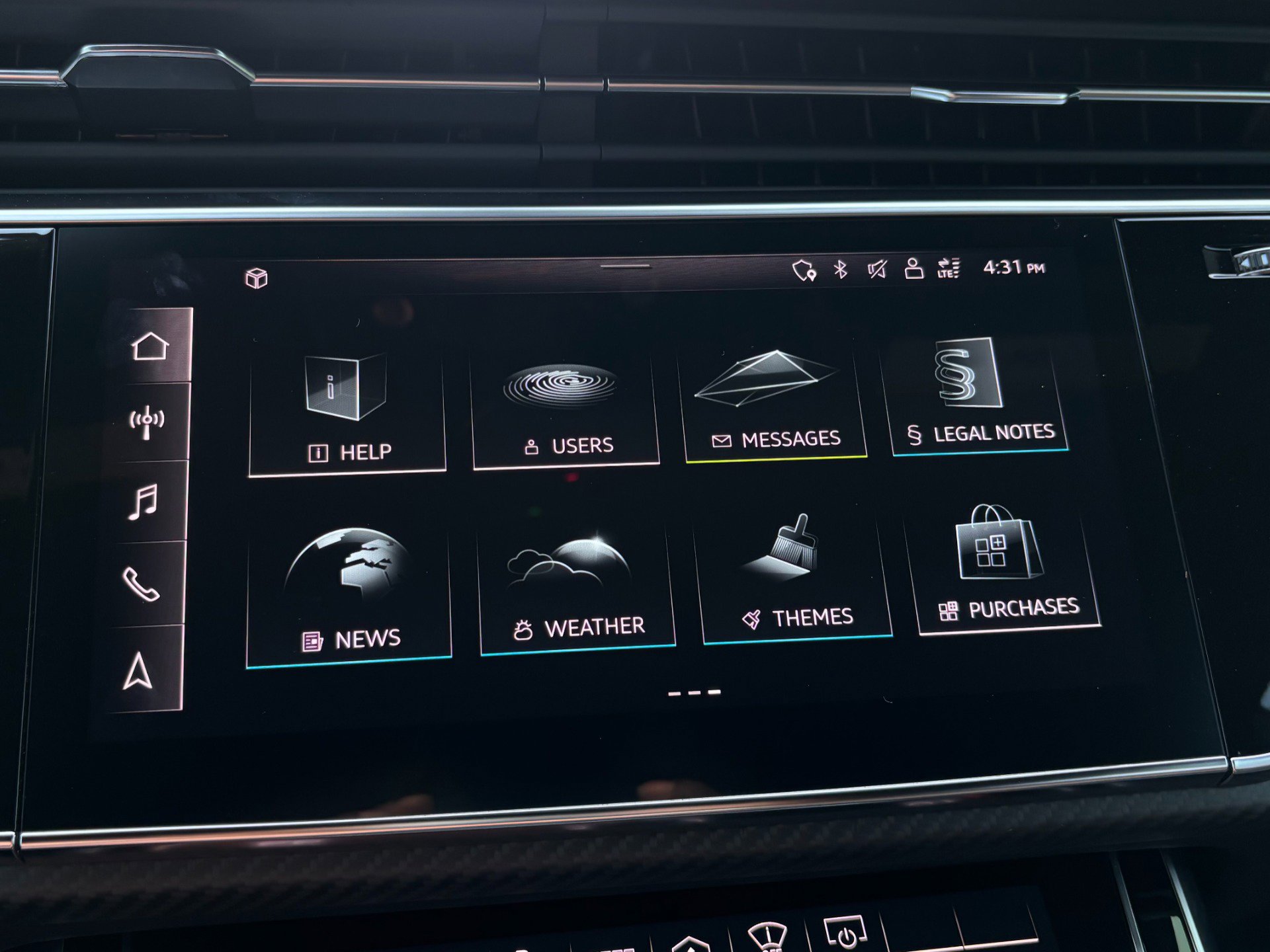 Used 2023 Audi RS Q8 w/ Black Optic Package image 43