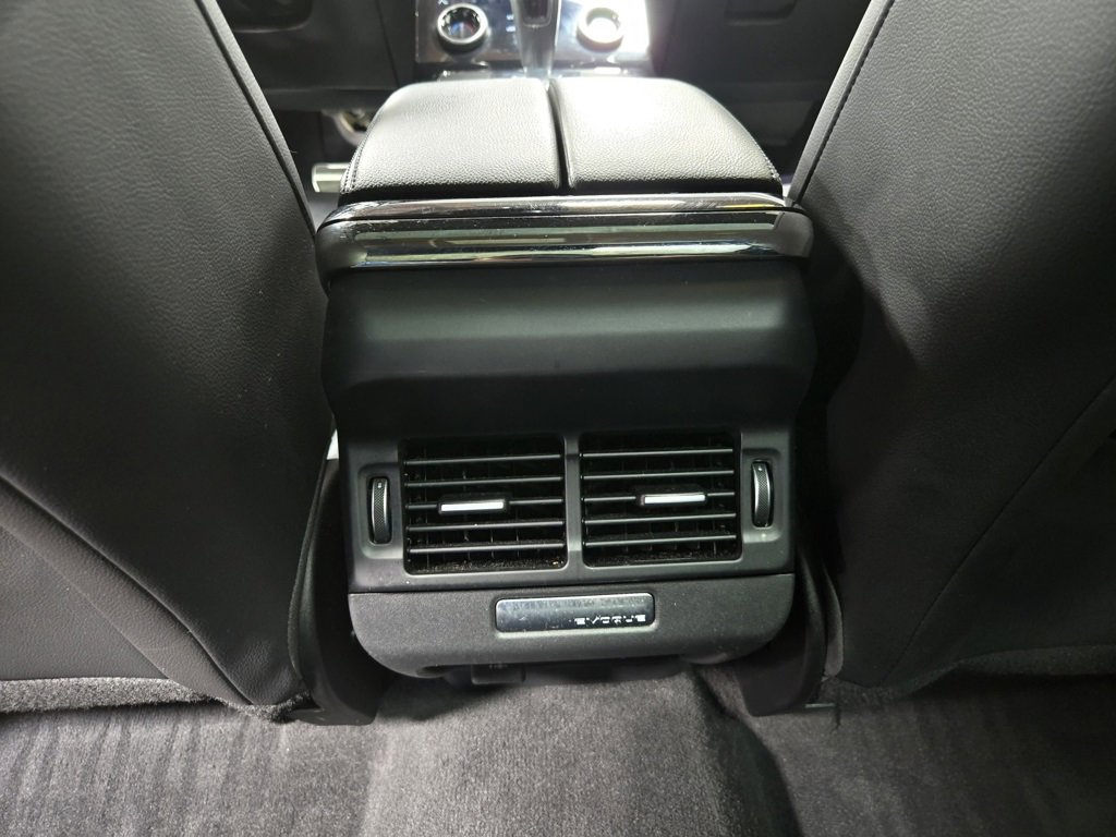 Used 2023 Land Rover Range Rover Evoque R-Dynamic SE image 37