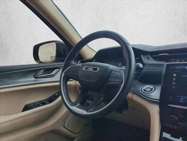 Used 2022 Jeep Grand Cherokee Limited AWD/4WD image 21