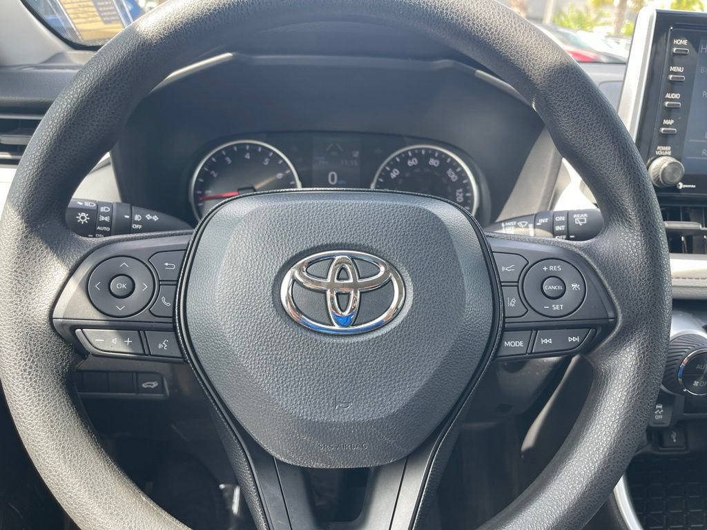 Used 2021 Toyota RAV4 XLE w/ Convenience Package FWD image 9