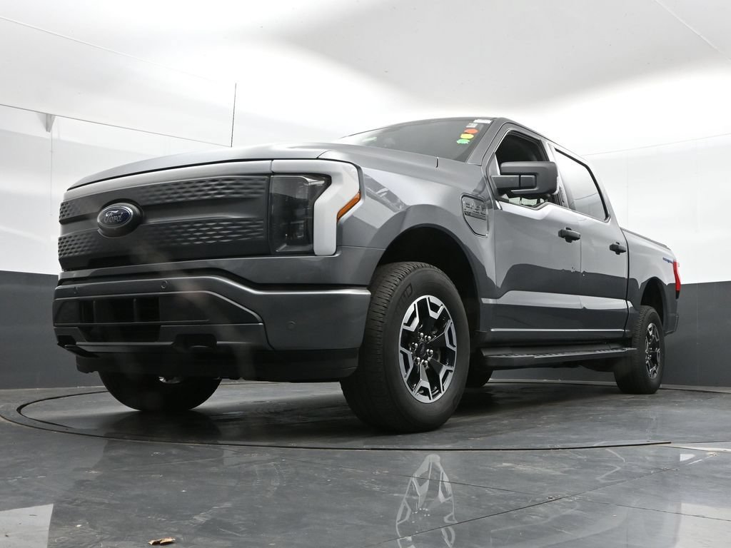 Used 2023 Ford F150 Lightning XLT AWD/4WD image 41