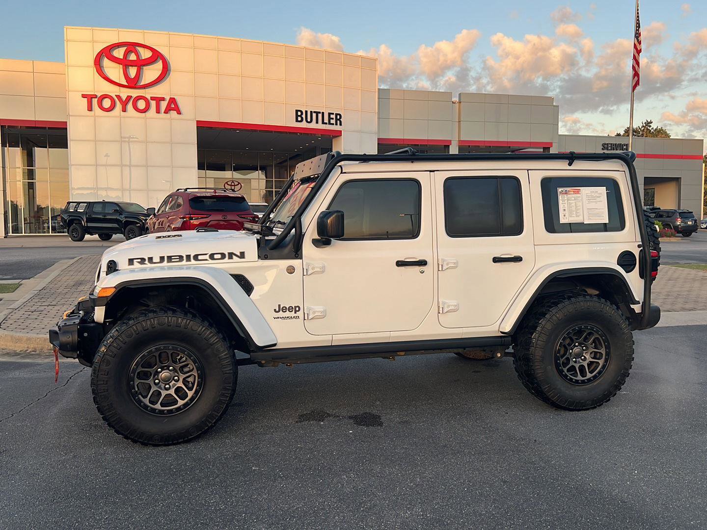 Used 2022 Jeep Wrangler Unlimited Rubicon w/ Xtreme Recon 35" Tire Package image 3