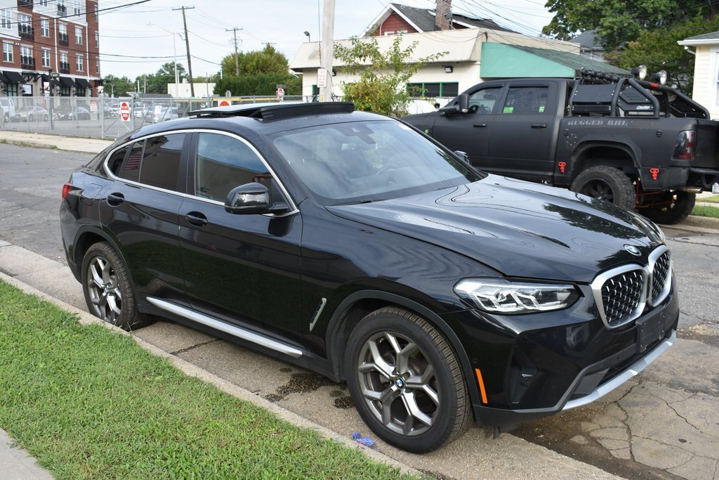 Used 2024 BMW X4 xDrive30i image 4