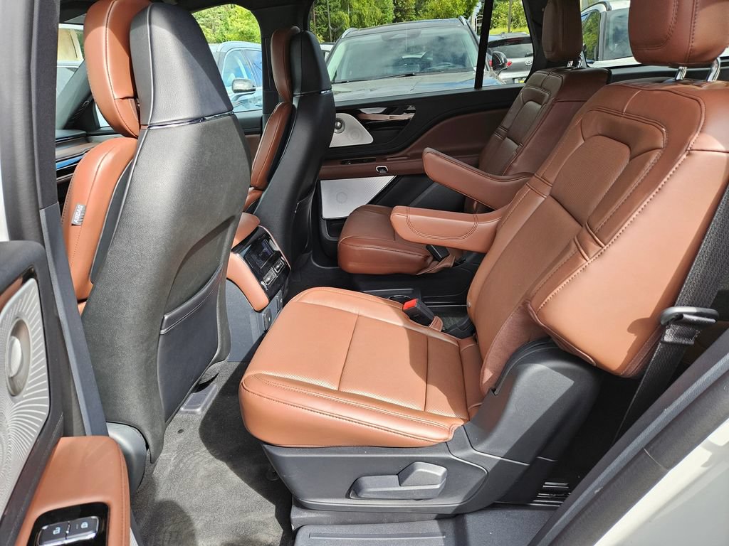 New 2026 Lincoln Aviator Reserve AWD/4WD image 12