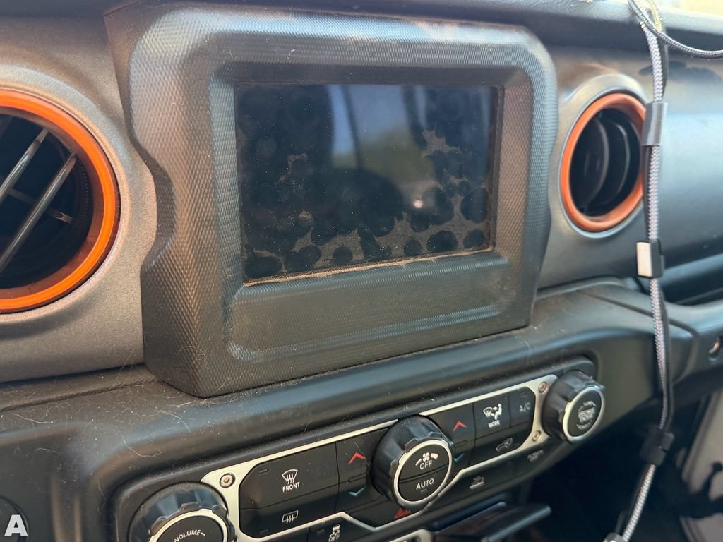 Used 2021 Jeep Gladiator Mojave w/ Trailer Tow Package AWD/4WD image 9