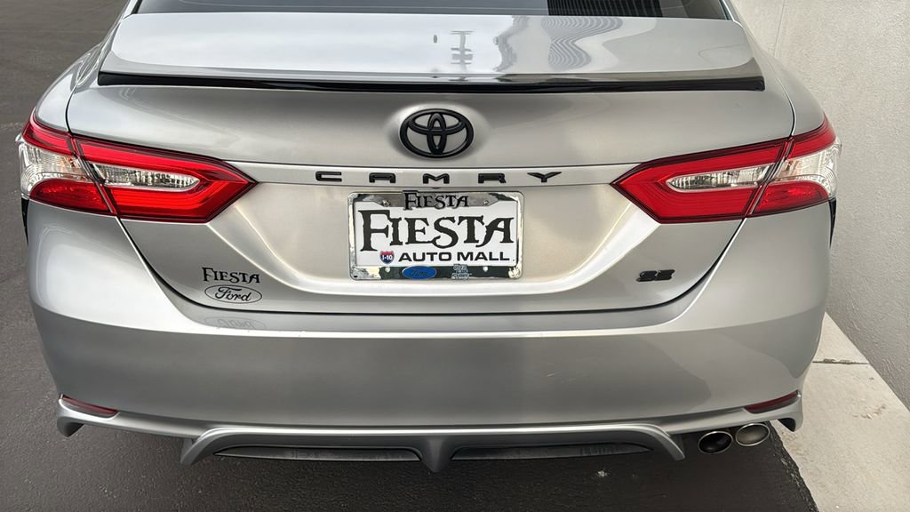 Used 2020 Toyota Camry SE w/ Carpet Mat Package FWD image 7