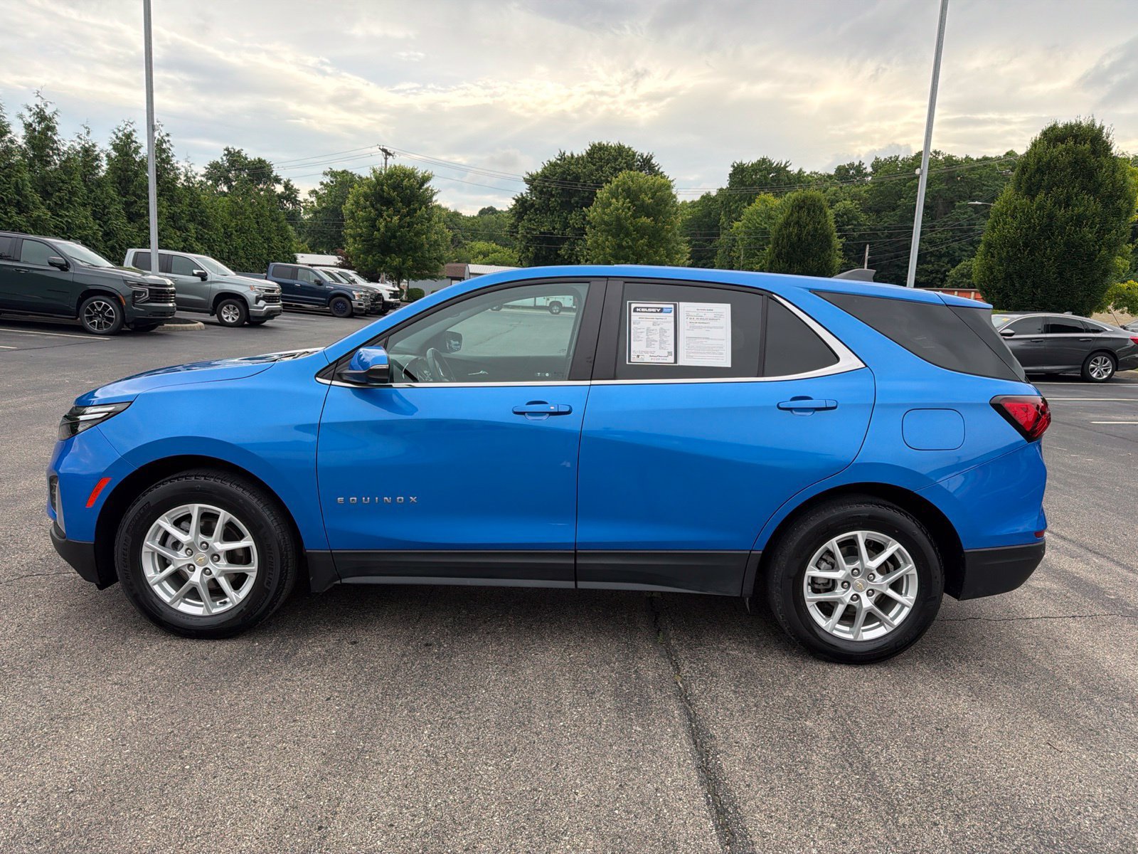 Used 2024 Chevrolet Equinox LT FWD image 2