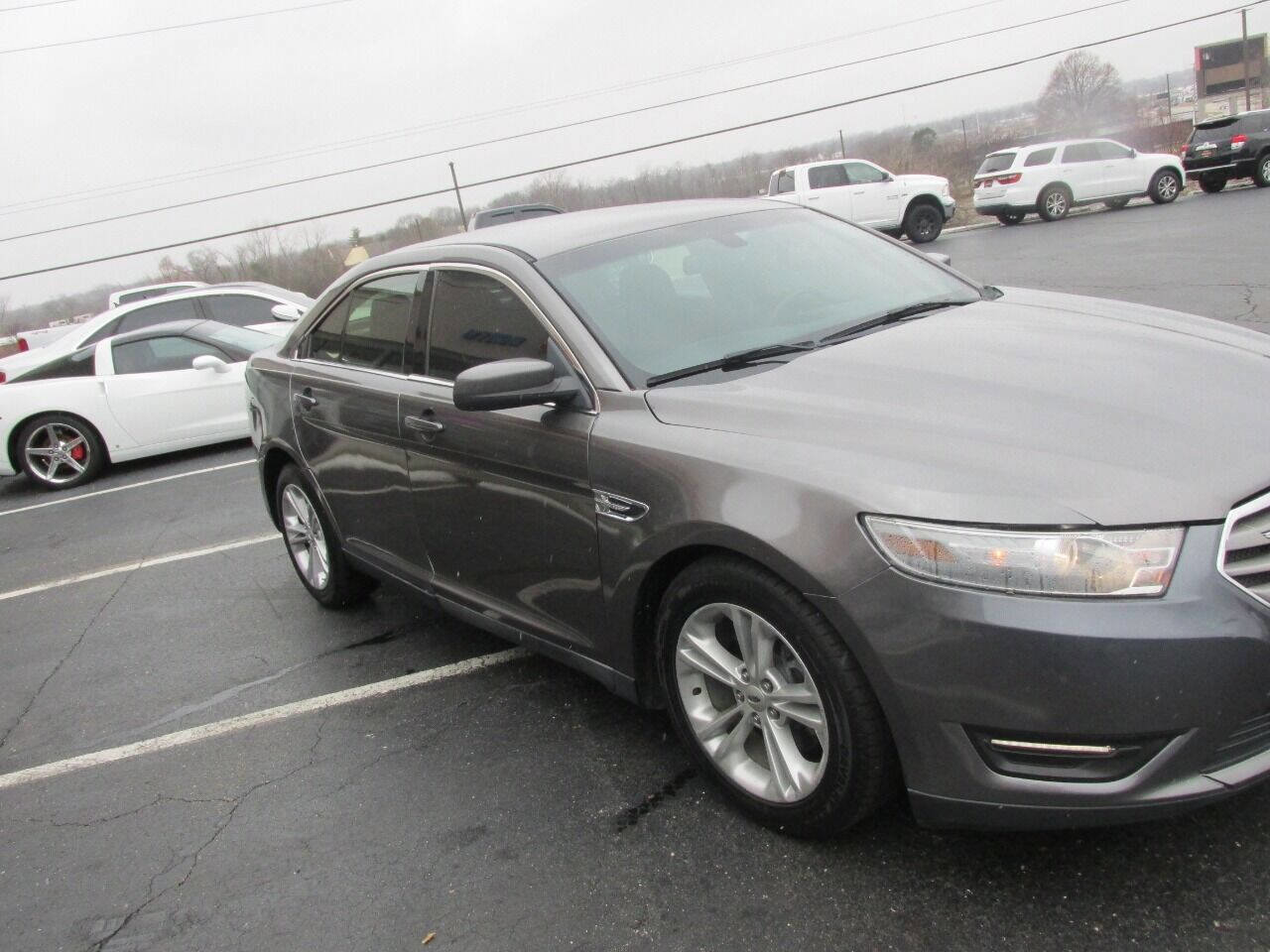 Used 2013 Ford Taurus SEL image 40