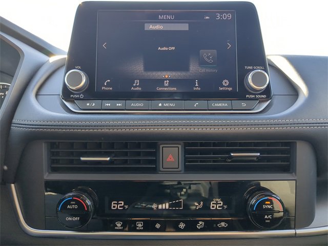 Used 2024 Nissan Rogue SV image 24