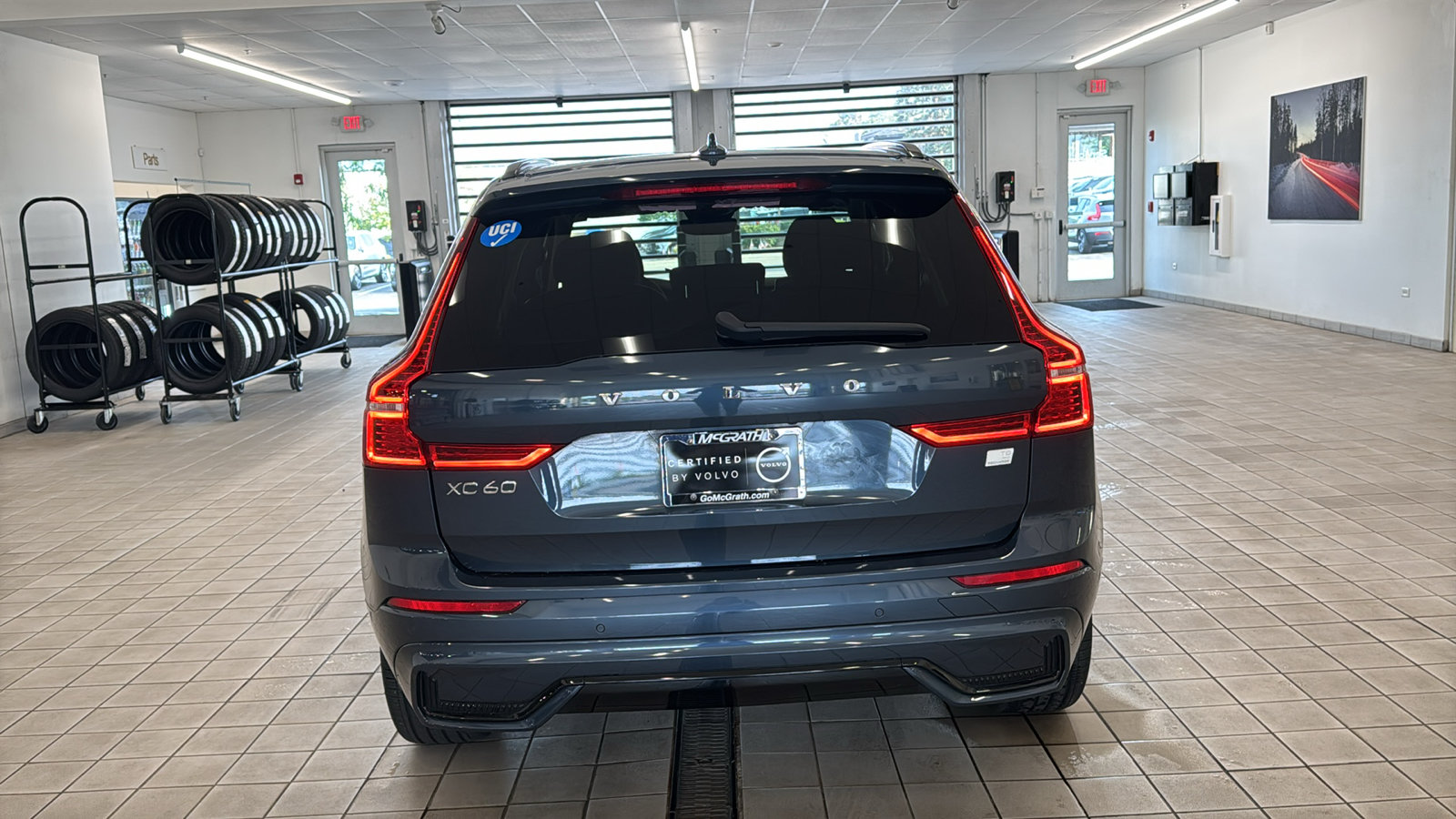 Certified 2024 Volvo XC60 T8 Plus w/ Climate Package AWD/4WD image 6