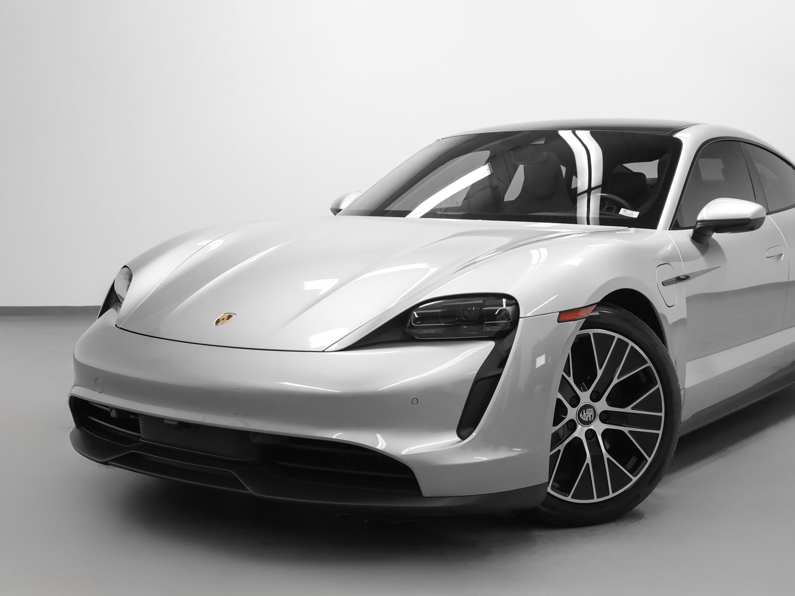 Certified 2021 Porsche Taycan image 7