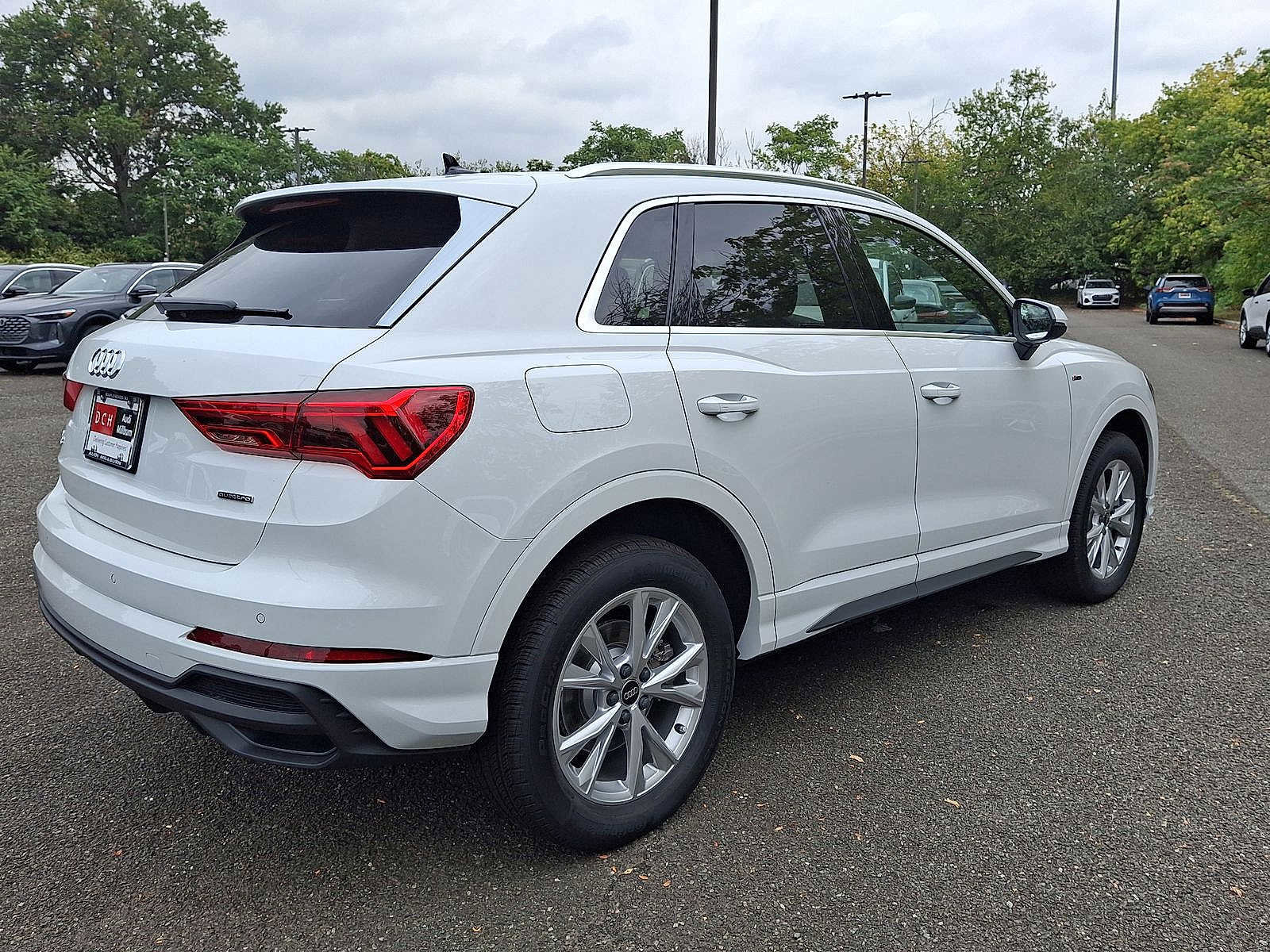 New 2025 Audi Q3 2.0T Premium image 12