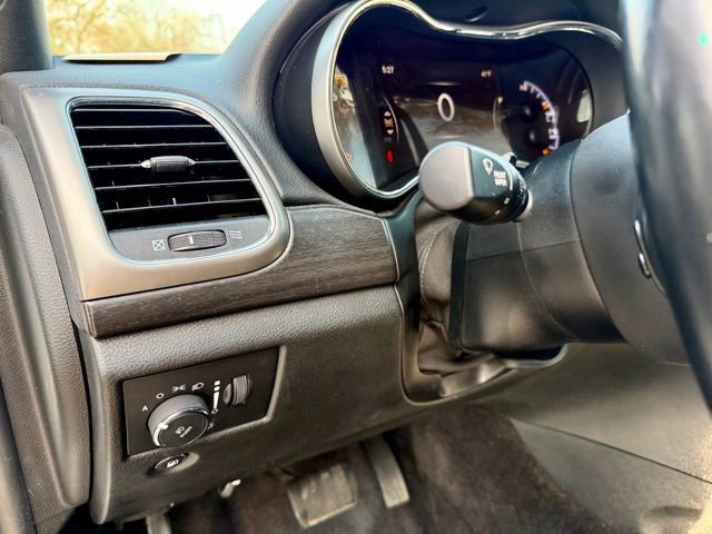 Used 2018 Jeep Grand Cherokee Altitude AWD/4WD image 26