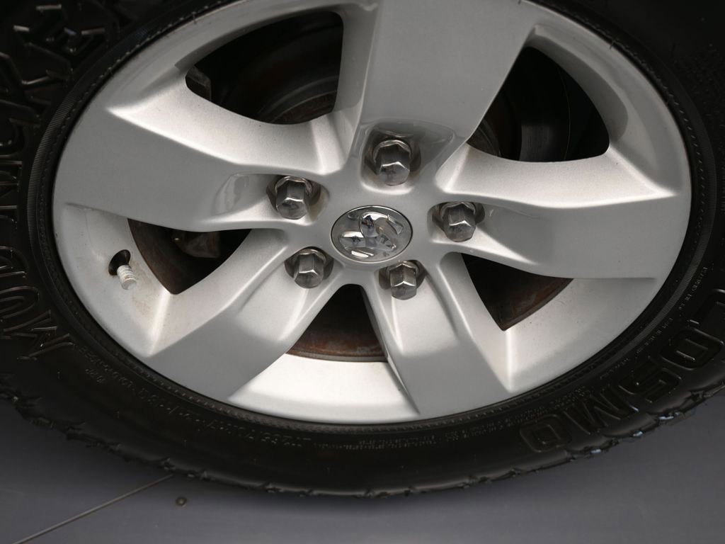 Used 2018 RAM 1500 Express image 36