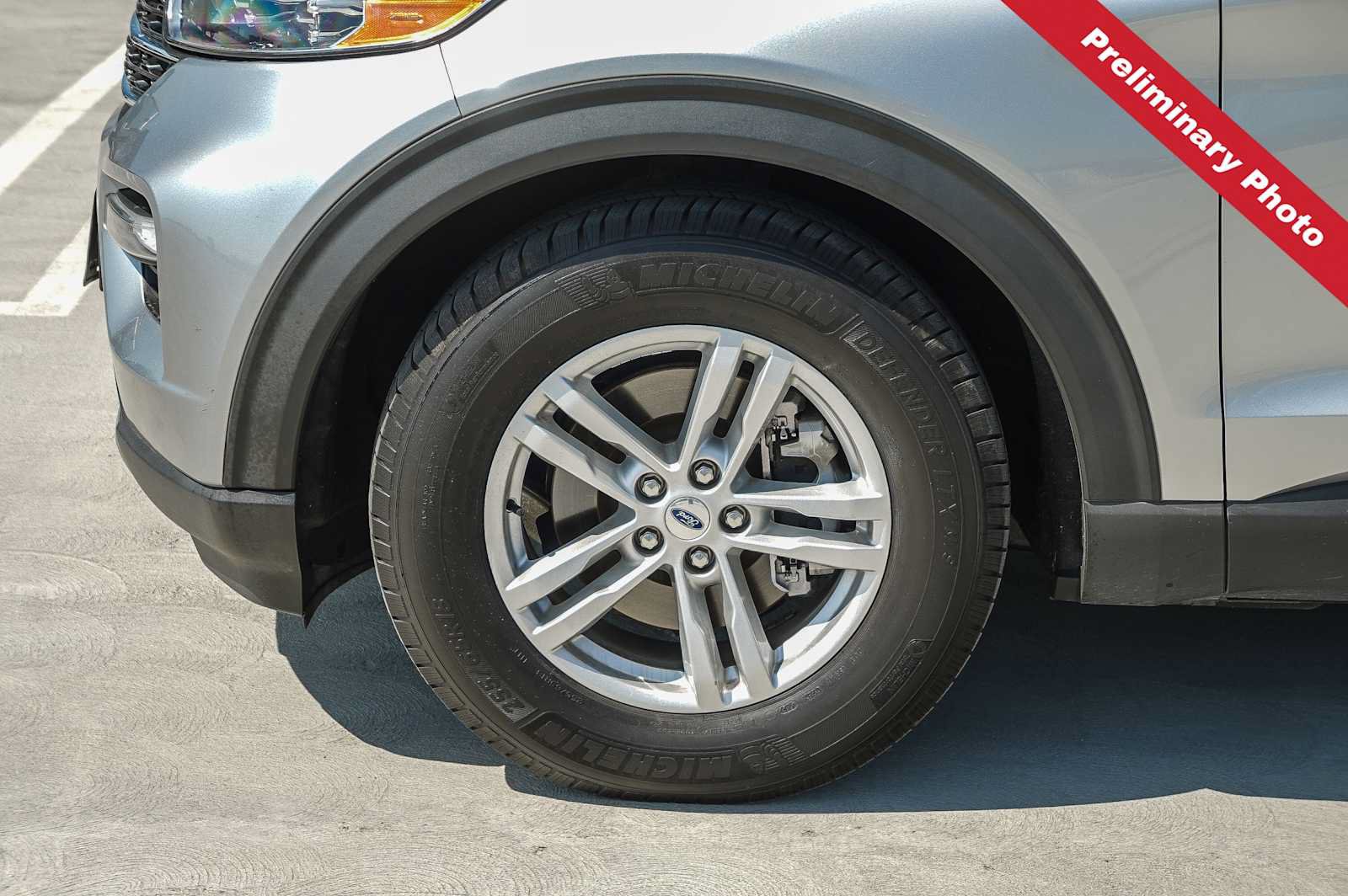 Used 2021 Ford Explorer XLT w/ Equipment Group 202A RWD image 12