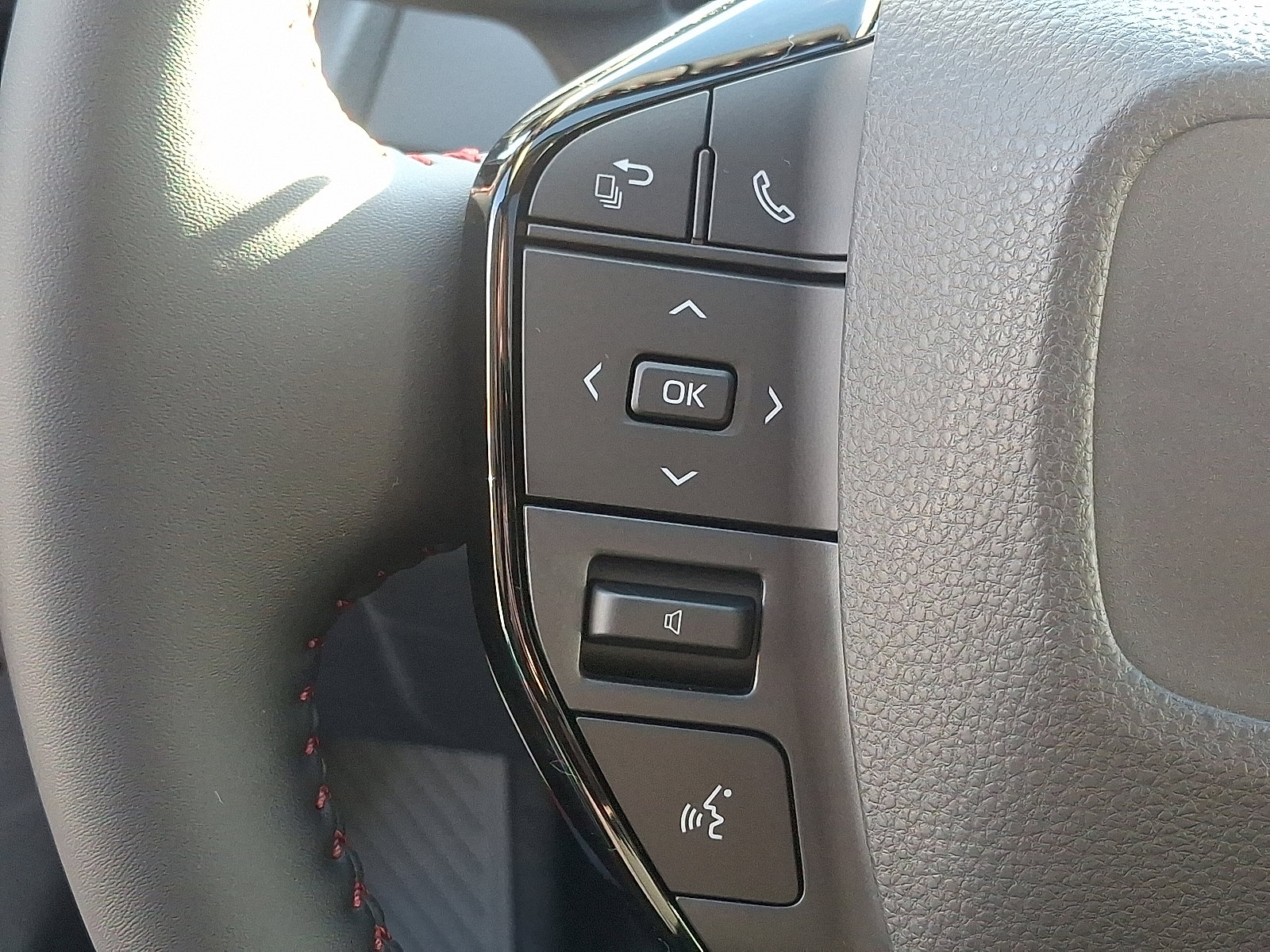 New 2026 Toyota Prius Plug-In Hybrid image 15