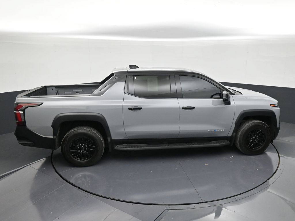 Used 2026 Chevrolet Silverado EV LT w/ Plus Package AWD/4WD image 17