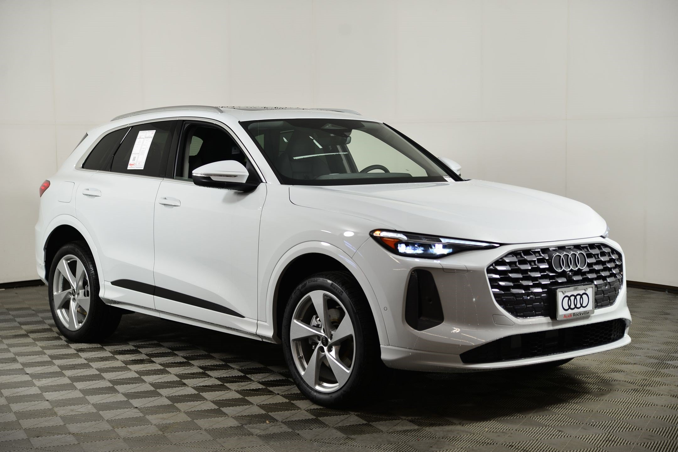 New 2025 Audi Q5 Premium AWD/4WD image 6