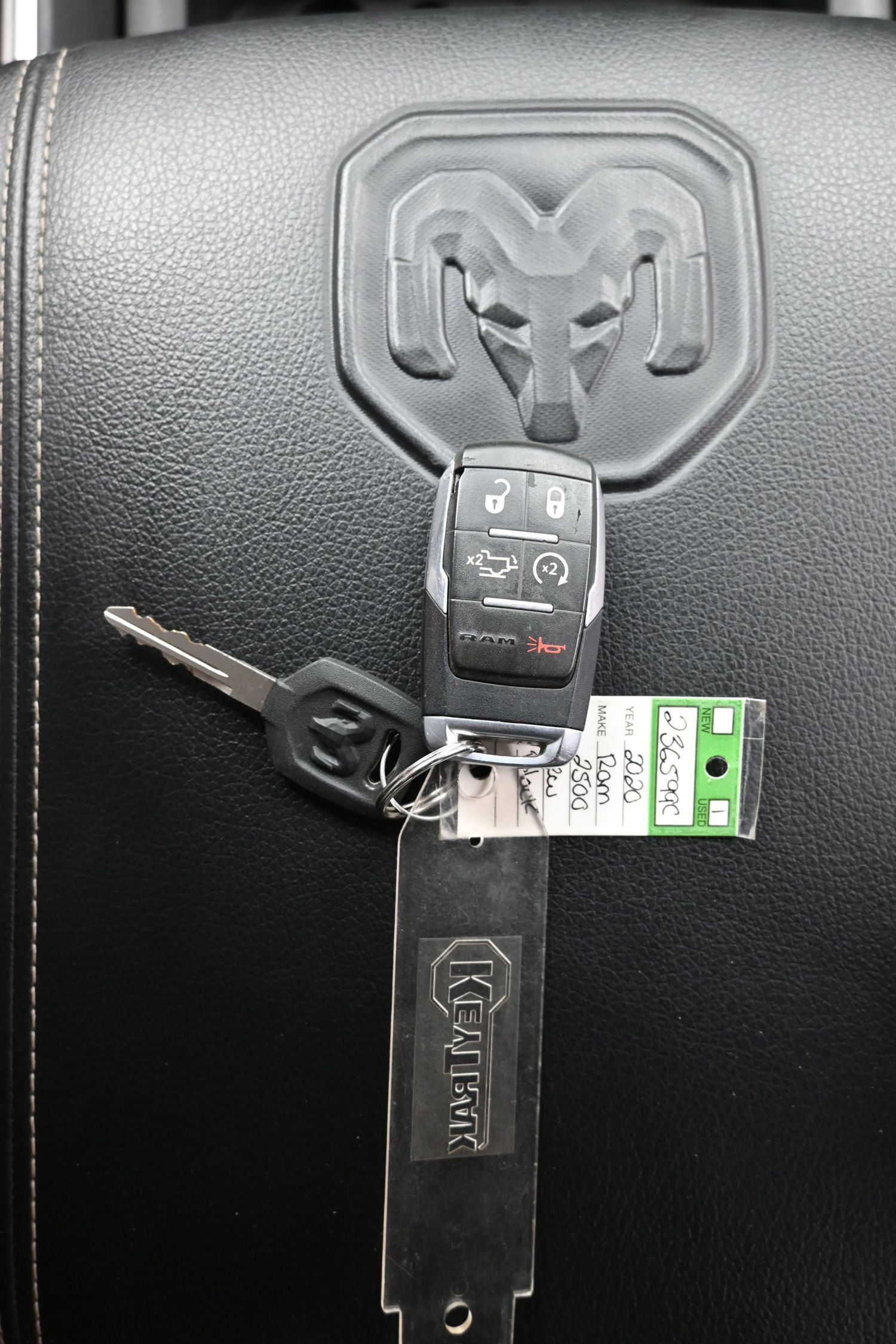 Used 2020 RAM 2500 Laramie w/ Night Edition image 20