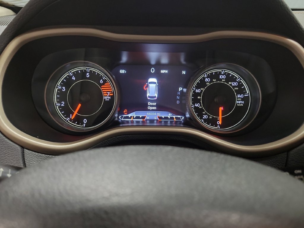 Used 2018 Jeep Cherokee Limited AWD/4WD image 27