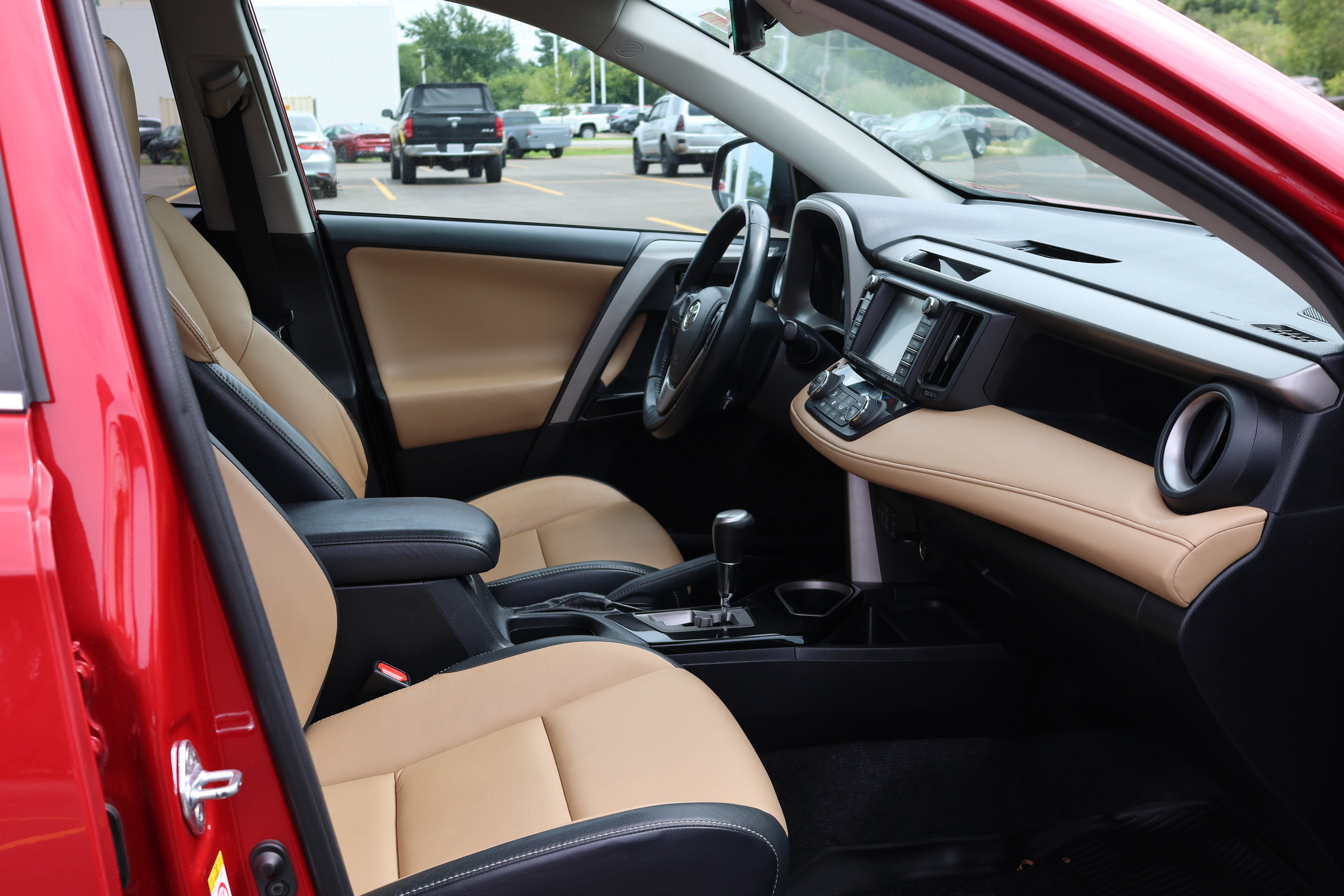 Used 2016 Toyota RAV4 Limited AWD/4WD image 34