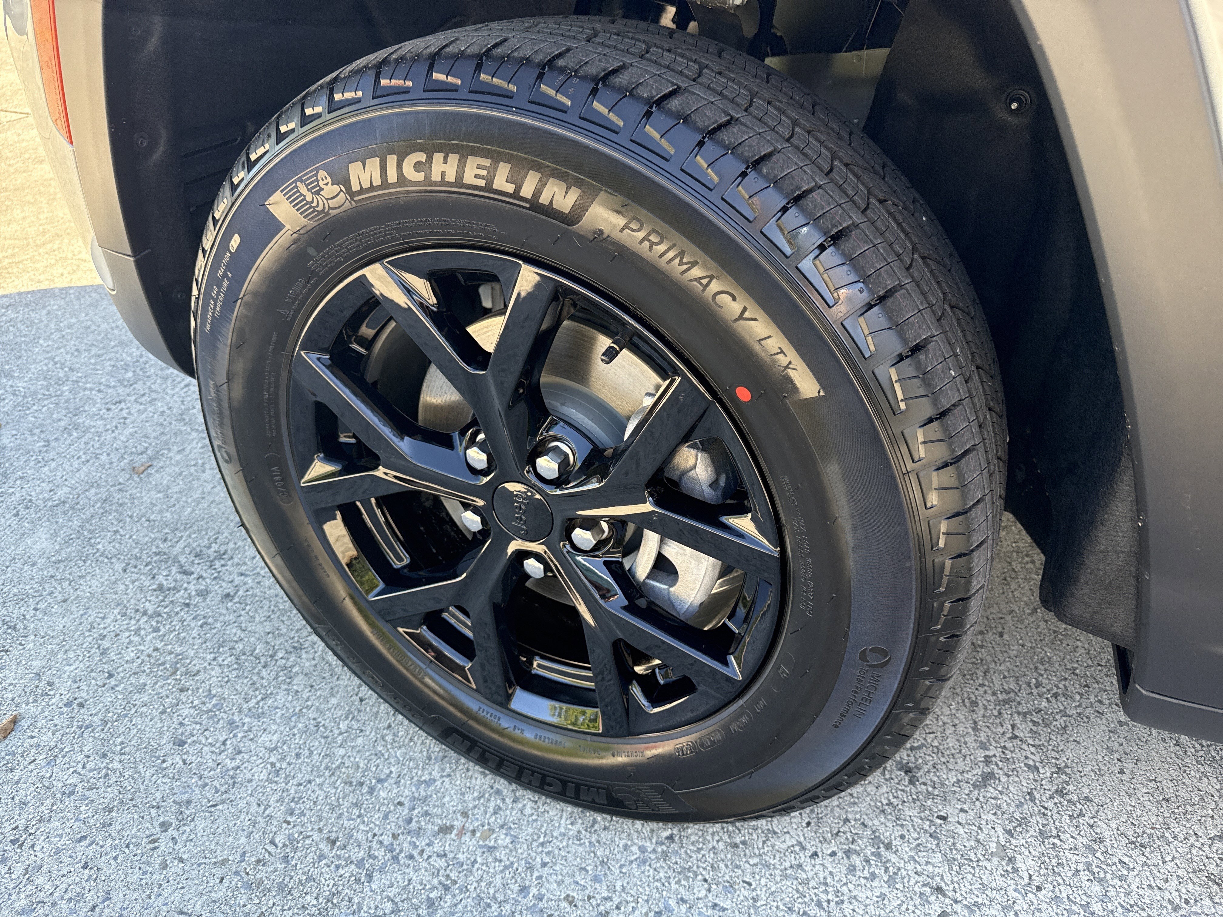 New 2025 Jeep Grand Cherokee Altitude image 11