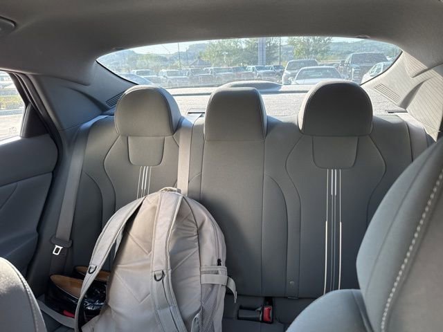 Used 2023 Hyundai Elantra Blue FWD image 27