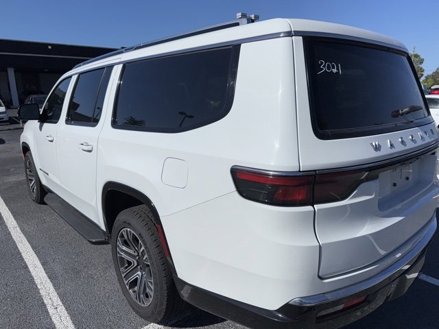 Used 2024 Jeep Wagoneer L Series II w/ Flexible Seating Group image 6