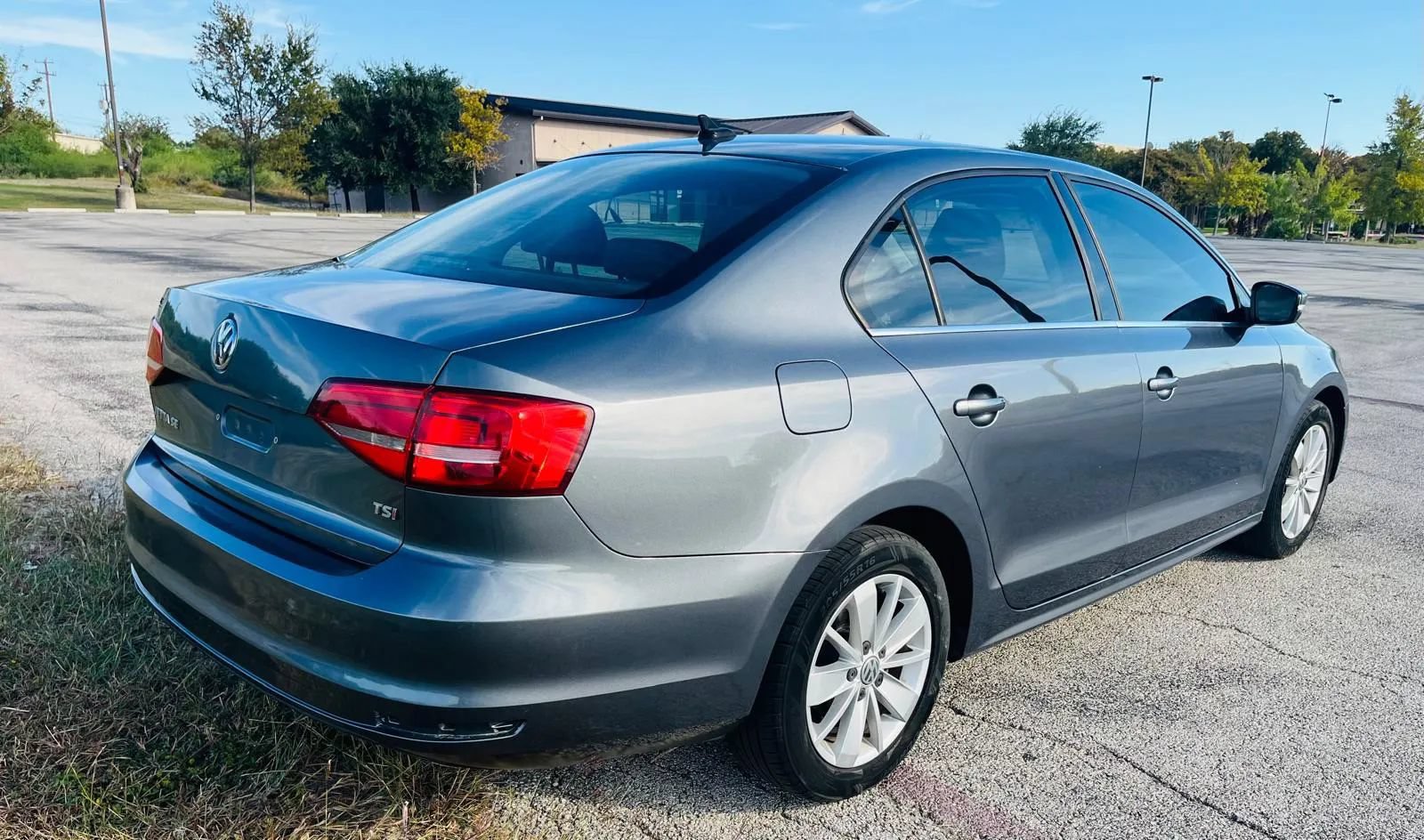 Used 2015 Volkswagen Jetta SE FWD image 5