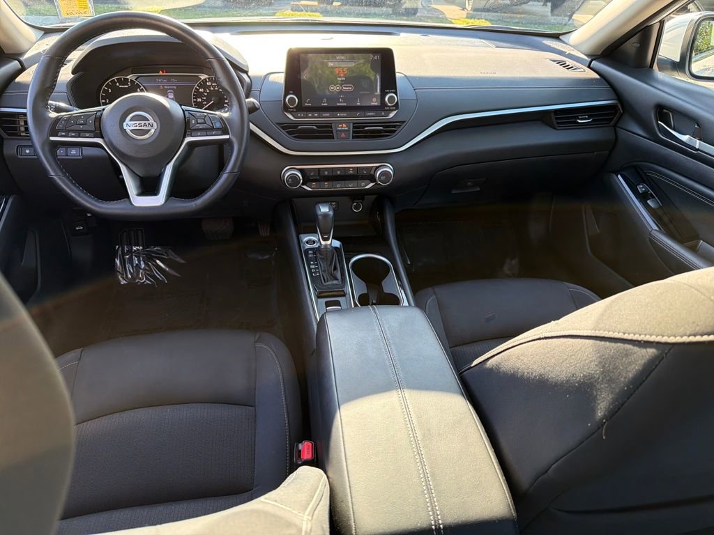 Used 2021 Nissan Altima 2.5 SV w/ SV Premium Package image 15