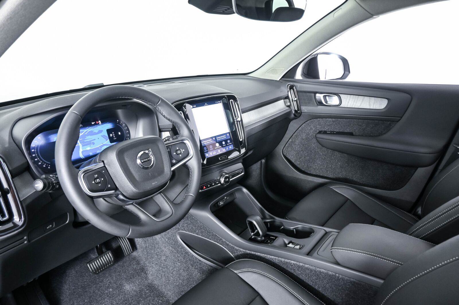 New 2026 Volvo XC40 B5 Core w/ Protection Package Premier AWD/4WD image 4