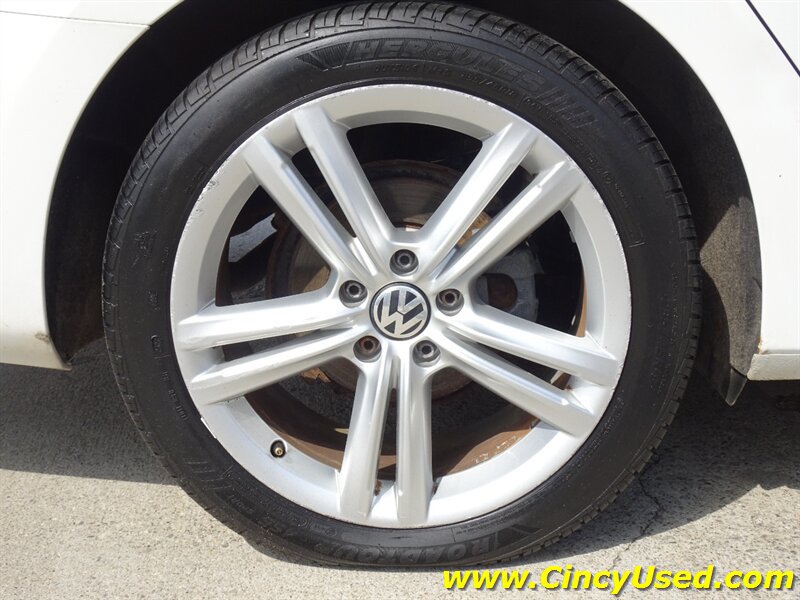 Used 2013 Volkswagen Passat 3.6 SEL Premium FWD image 30